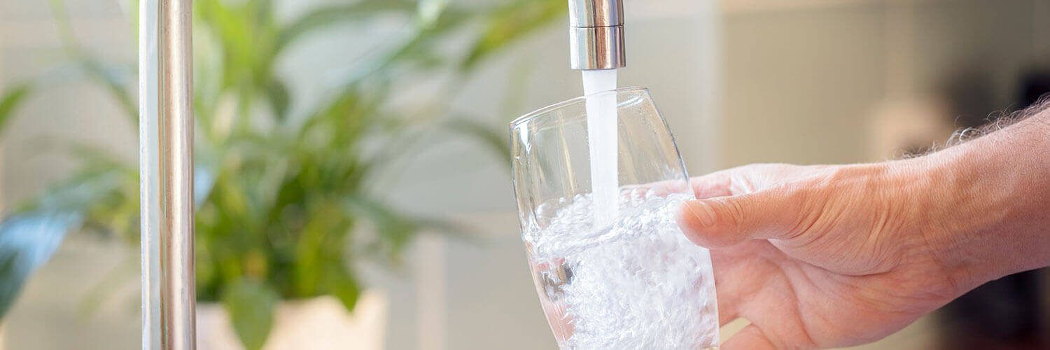 Drinking only tap water prevents the unnecessary use of plastic bottles